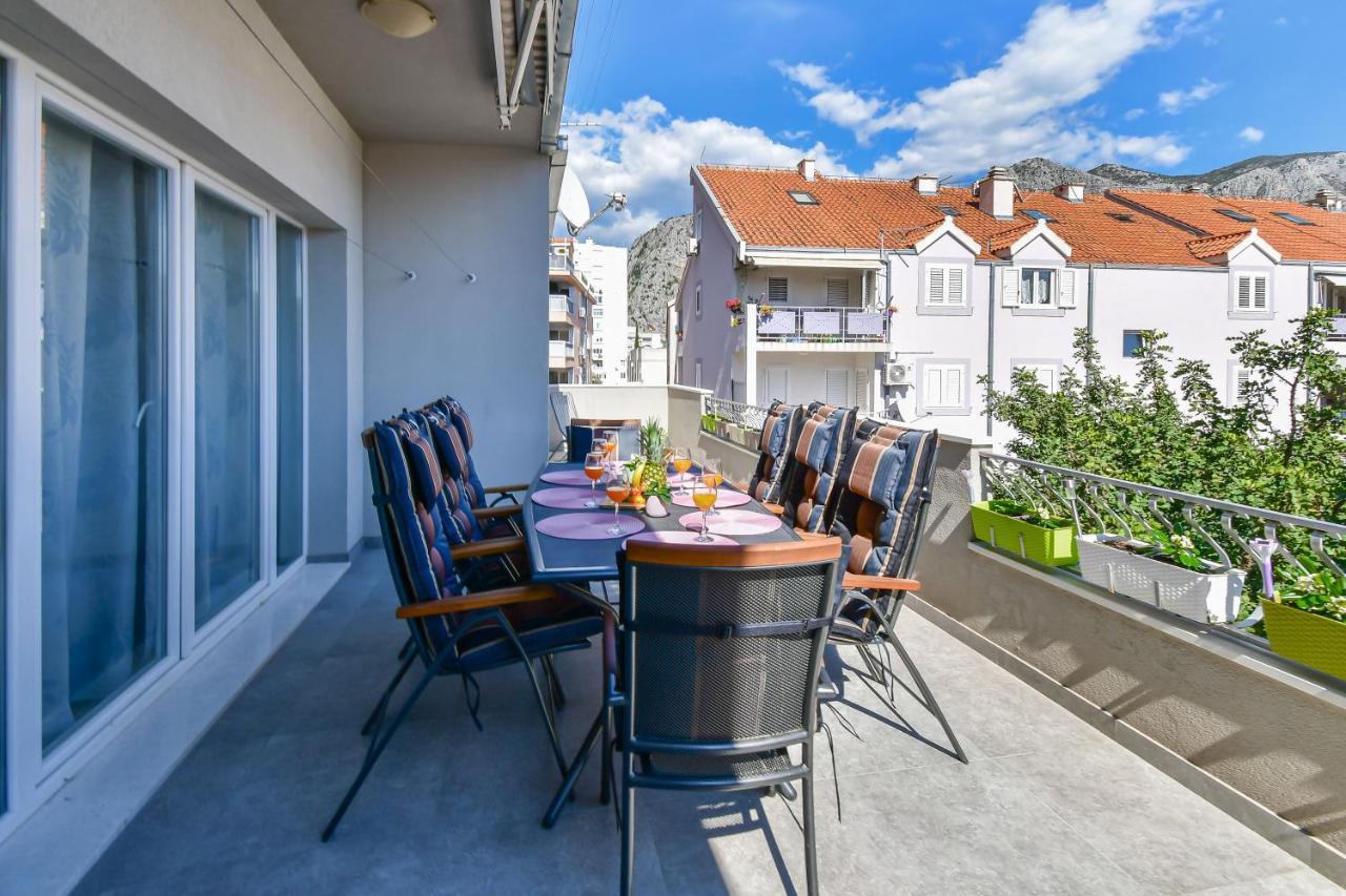 Apartment Ela Omis Exterior photo