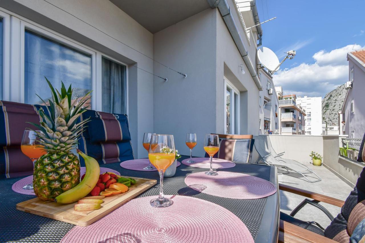 Apartment Ela Omis Exterior photo